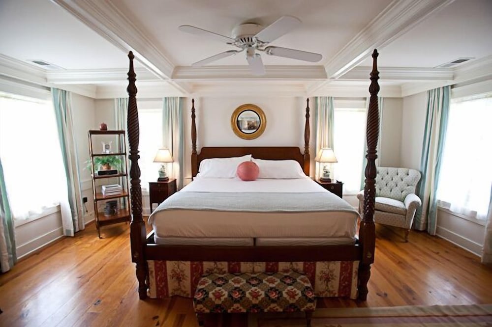 the farmhouse at veritas