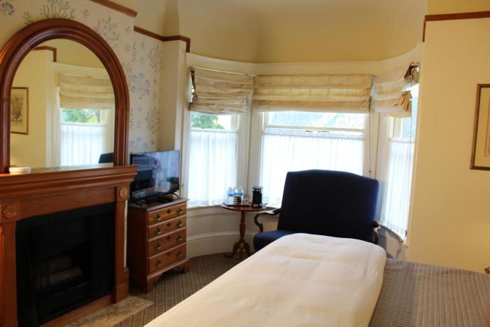 pacific grove inn