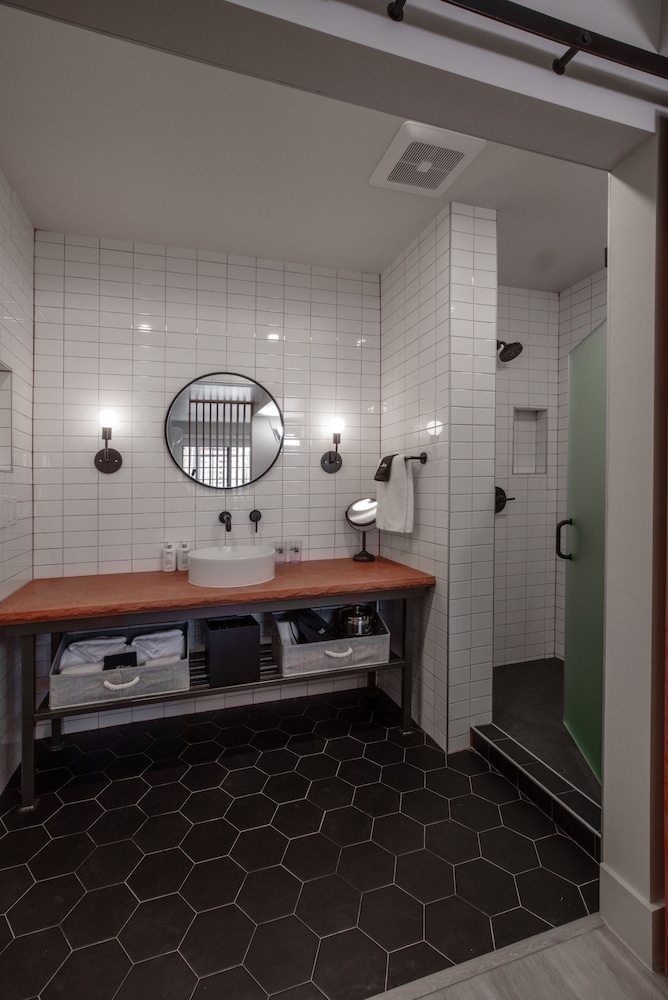 best friends roadhouse and mercantile