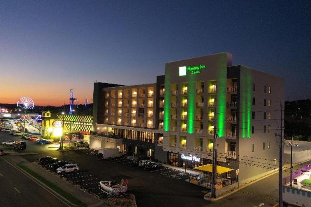 holiday inn and suites pigeon forge convention center by ihg