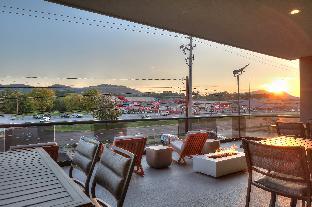Holiday Inn & Suites Pigeon Forge Convention Center By Ihg,Near Professor Hacker's Lost Treasure Golf,4 star