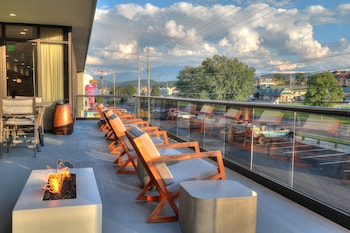 holiday inn and suites pigeon forge convention center by ihg