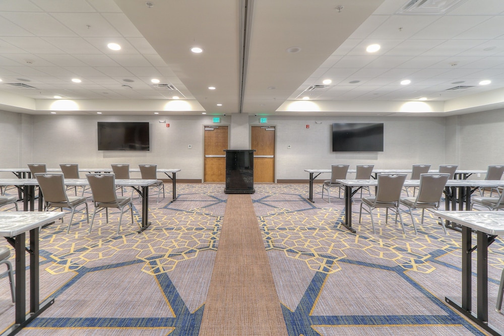 holiday inn and suites pigeon forge convention center by ihg