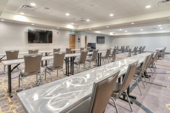 holiday inn and suites pigeon forge convention center by ihg