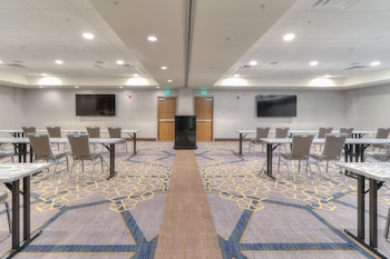 holiday inn and suites pigeon forge convention center by ihg