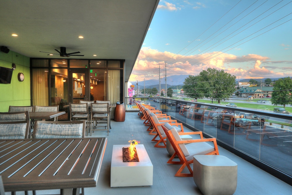 holiday inn and suites pigeon forge convention center by ihg
