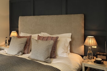 the feathered nest country inn