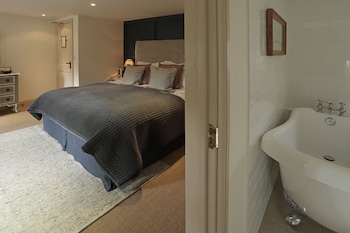 the feathered nest country inn