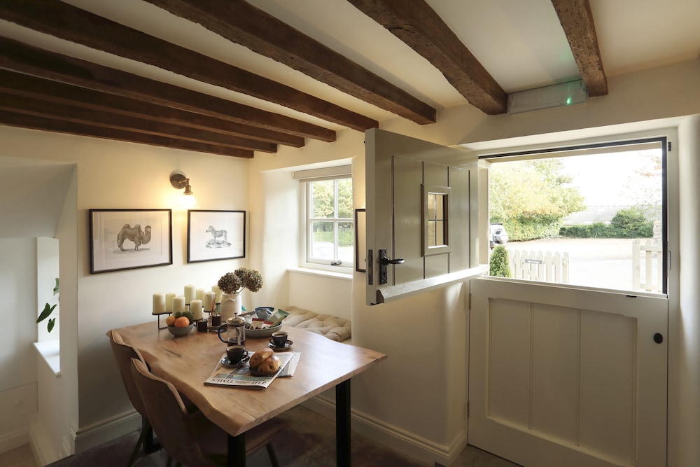 the feathered nest country inn