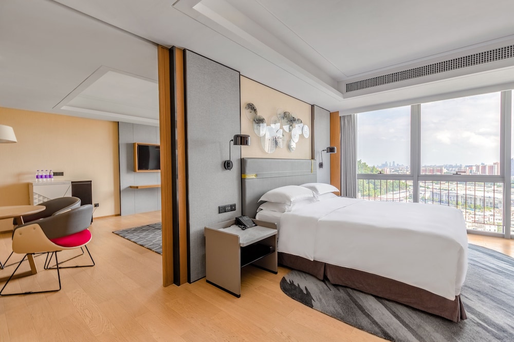 holiday inn guangzhou south lake an ihg hotel