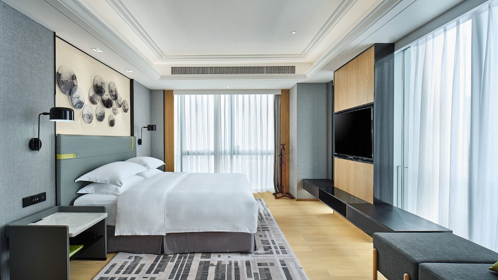 holiday inn guangzhou south lake an ihg hotel