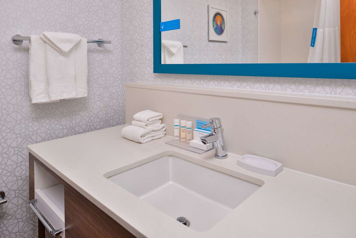hampton inn and suites boise spectrum
