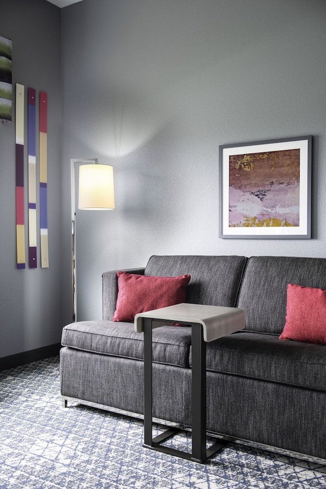 hampton inn and suites cape canaveral cruise port