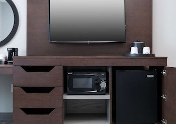 hampton inn and suites cape canaveral cruise port