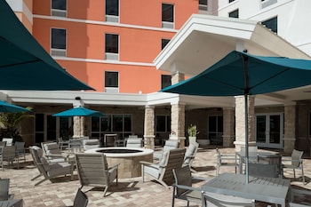 hampton inn and suites cape canaveral cruise port