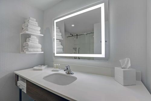 hampton inn and suites by hilton belleville