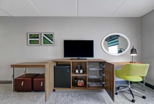 hampton inn and suites by hilton belleville