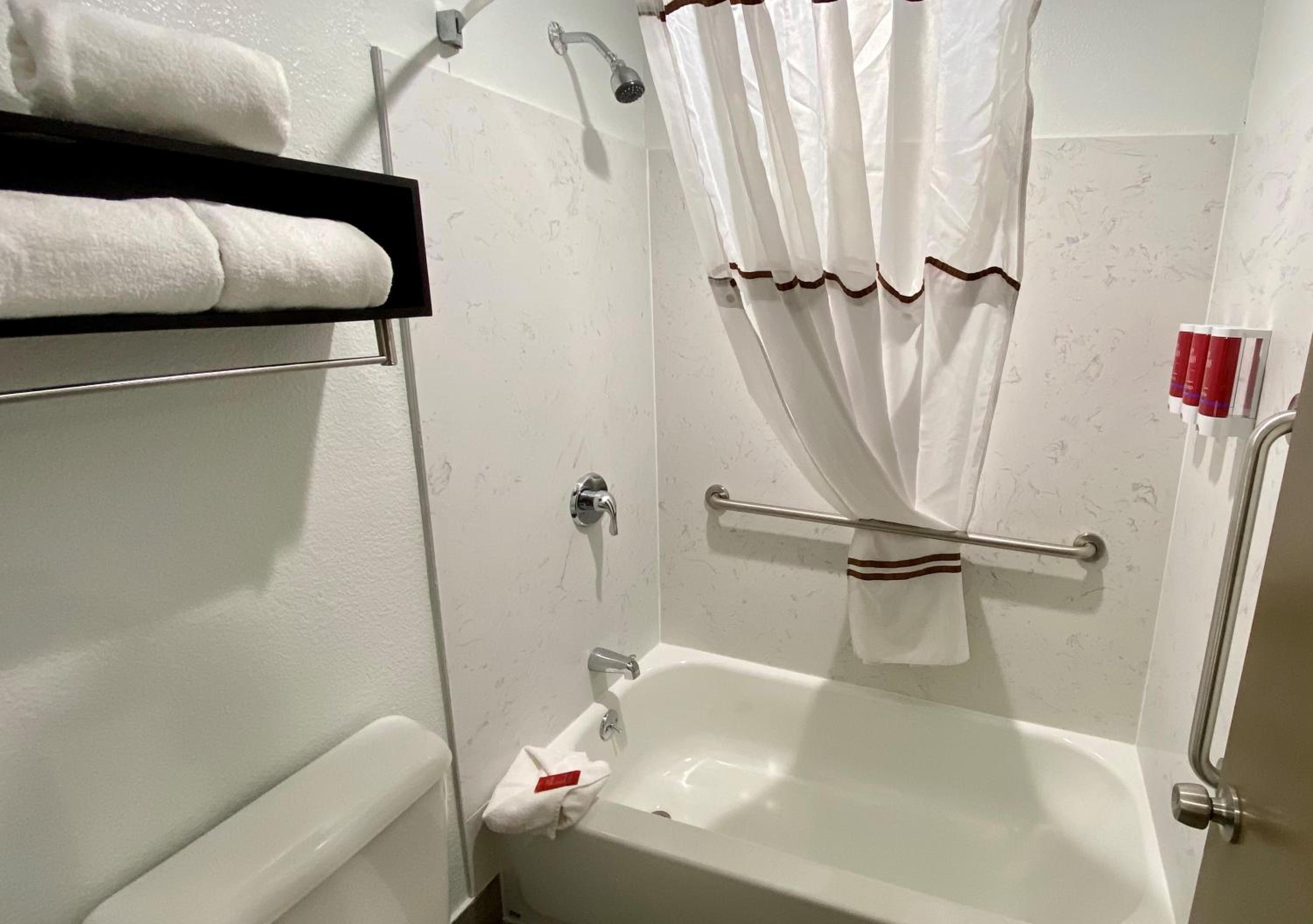 hol inn exp and suites las vegas e tropicana