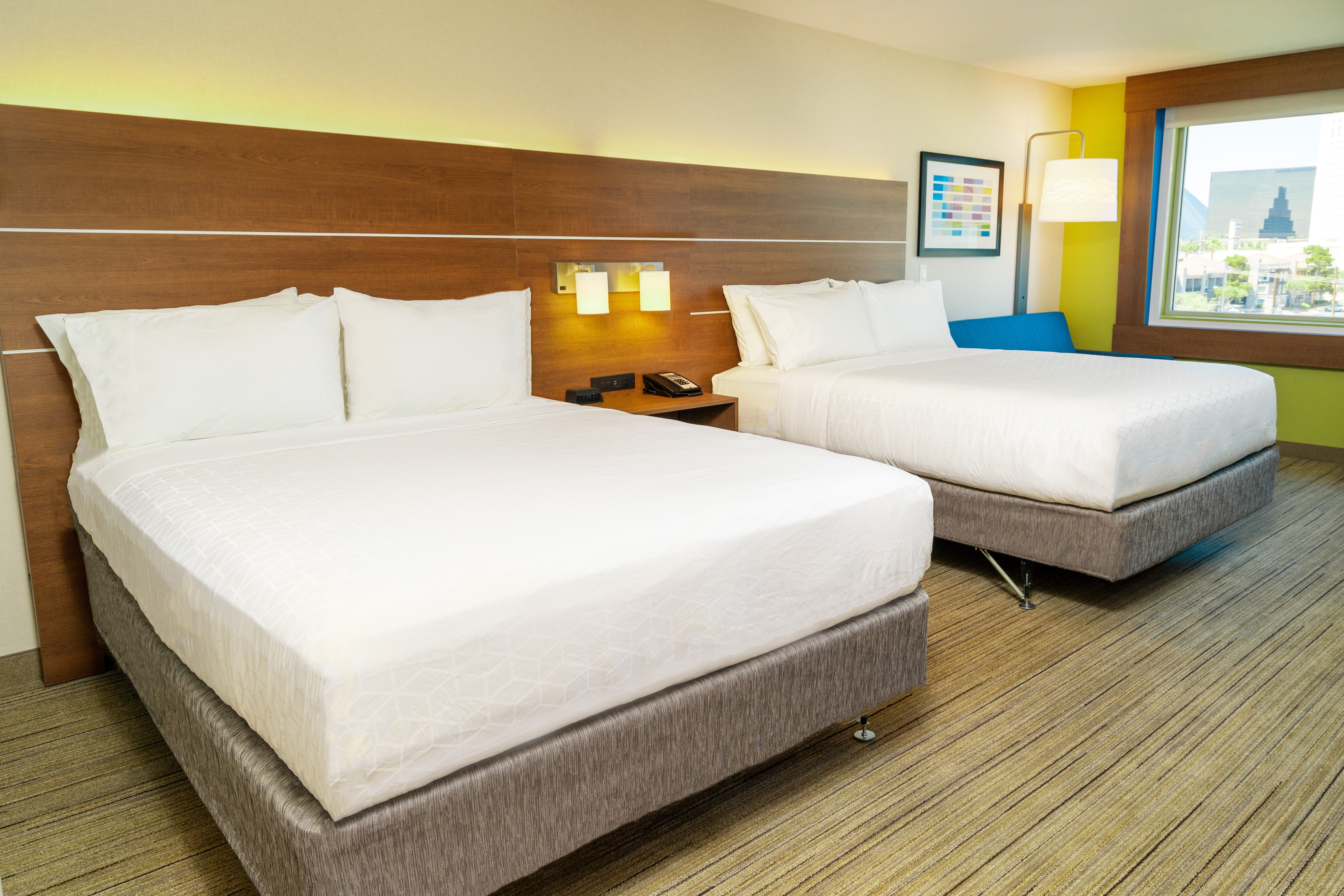 hol inn exp and suites las vegas e tropicana