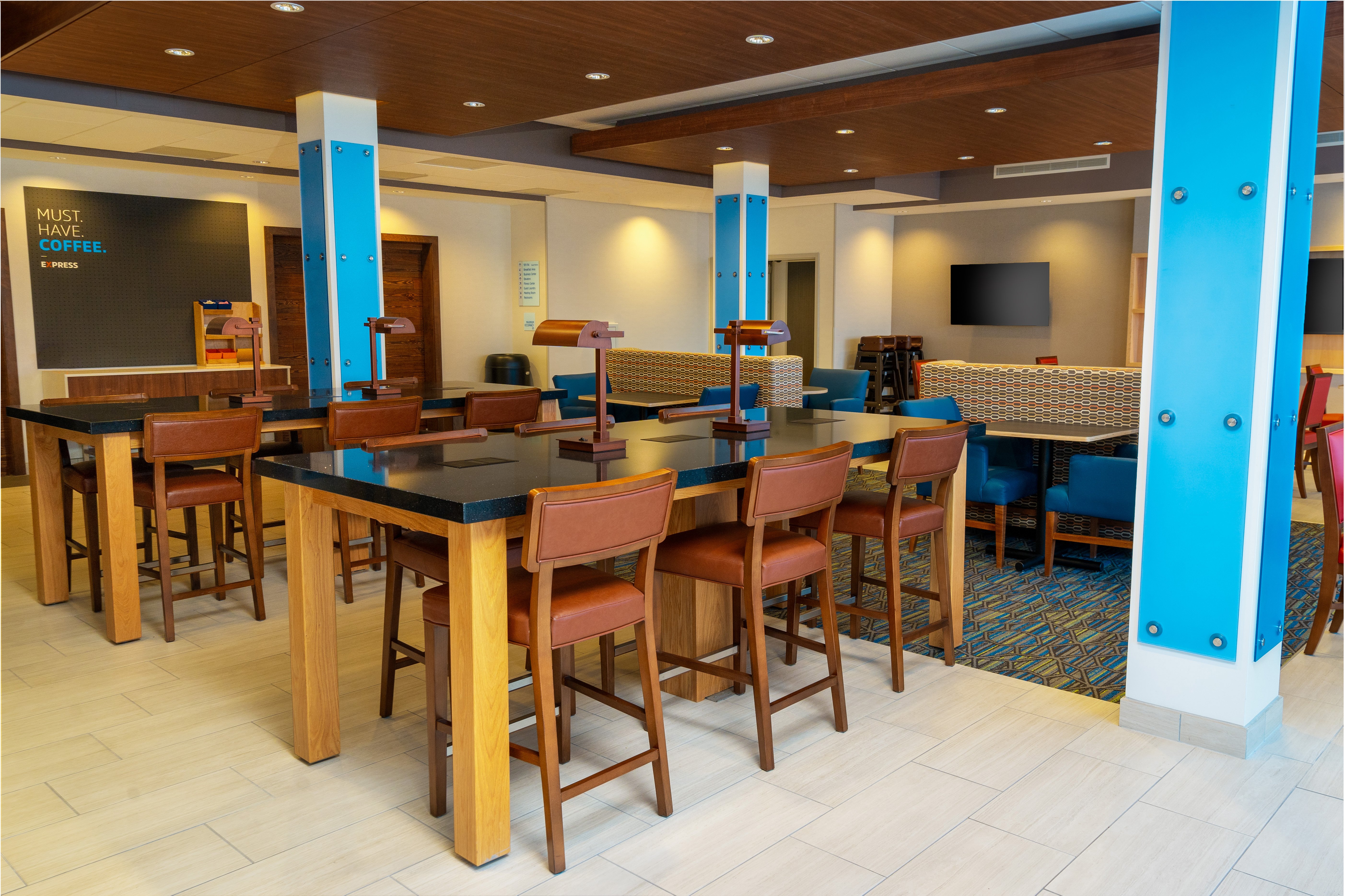hol inn exp and suites las vegas e tropicana