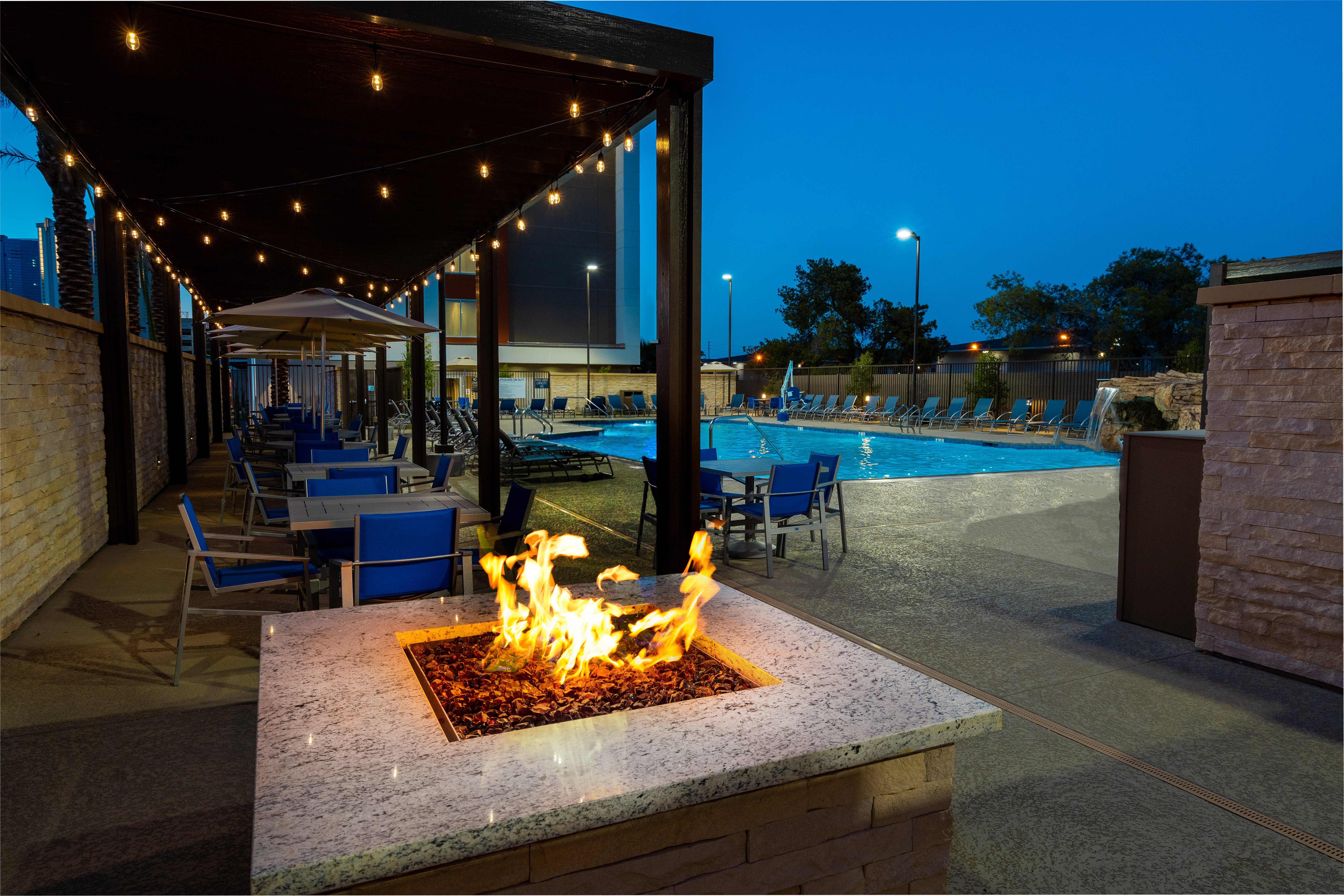 hol inn exp and suites las vegas e tropicana