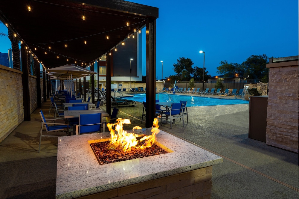 hol inn exp and suites las vegas e tropicana