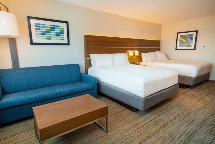 hol inn exp and suites las vegas e tropicana