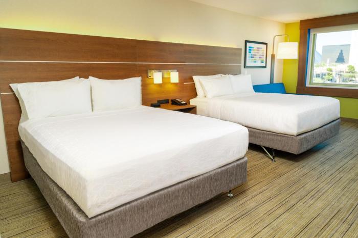 hol inn exp and suites las vegas e tropicana