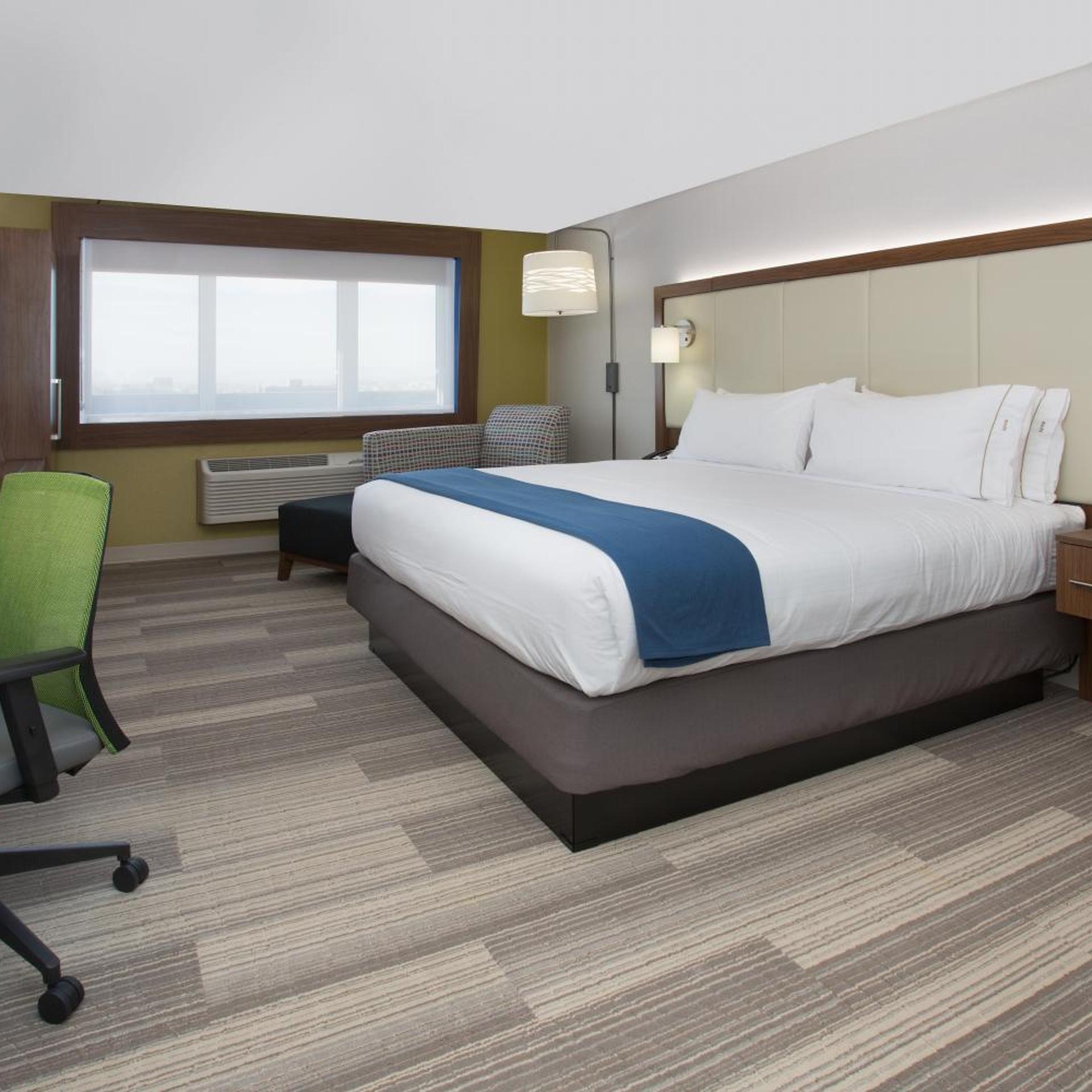 holiday inn express and suites calgary airport trail