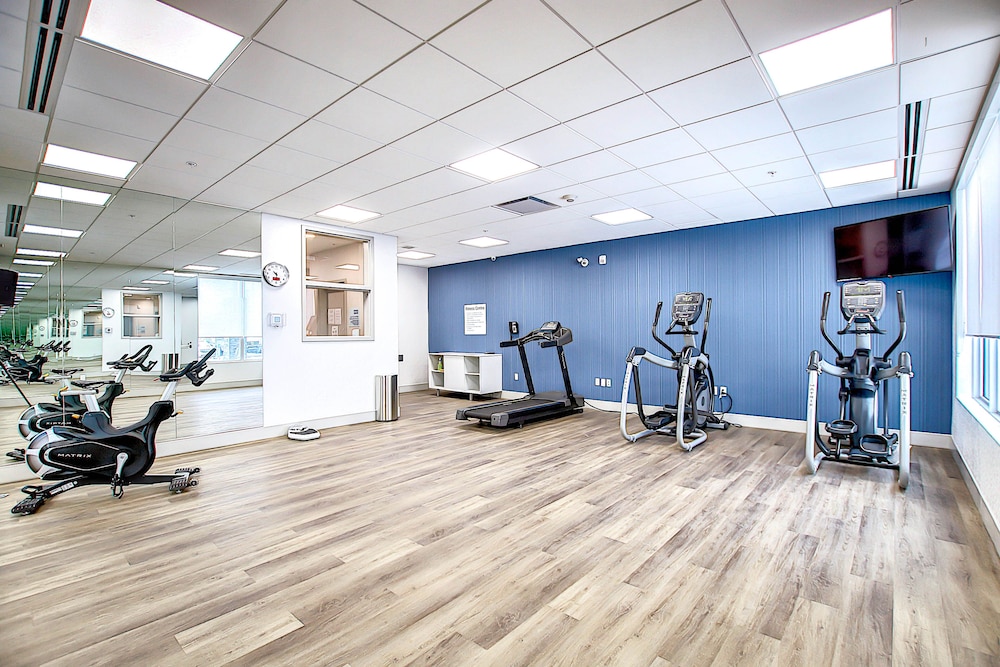 holiday inn express and suites calgary airport trail