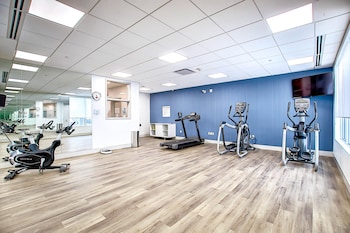 holiday inn express and suites calgary airport trail