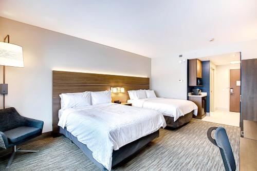 holiday inn express and suites calgary airport trail