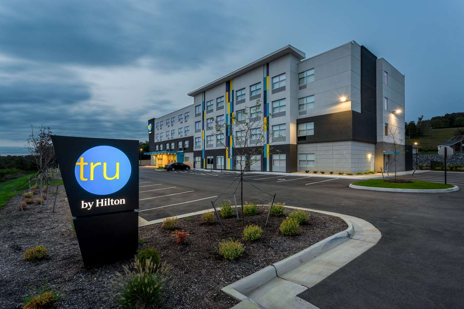 tru by hilton radford va