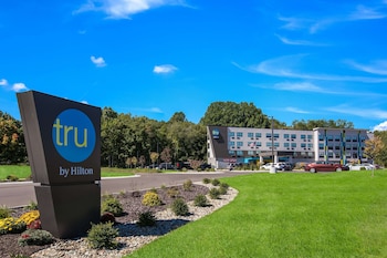 tru by hilton saint joseph