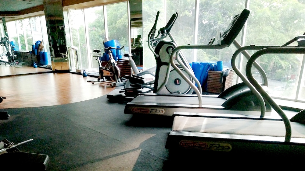 mercure surabaya grand miram