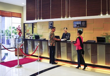 mercure surabaya grand miram