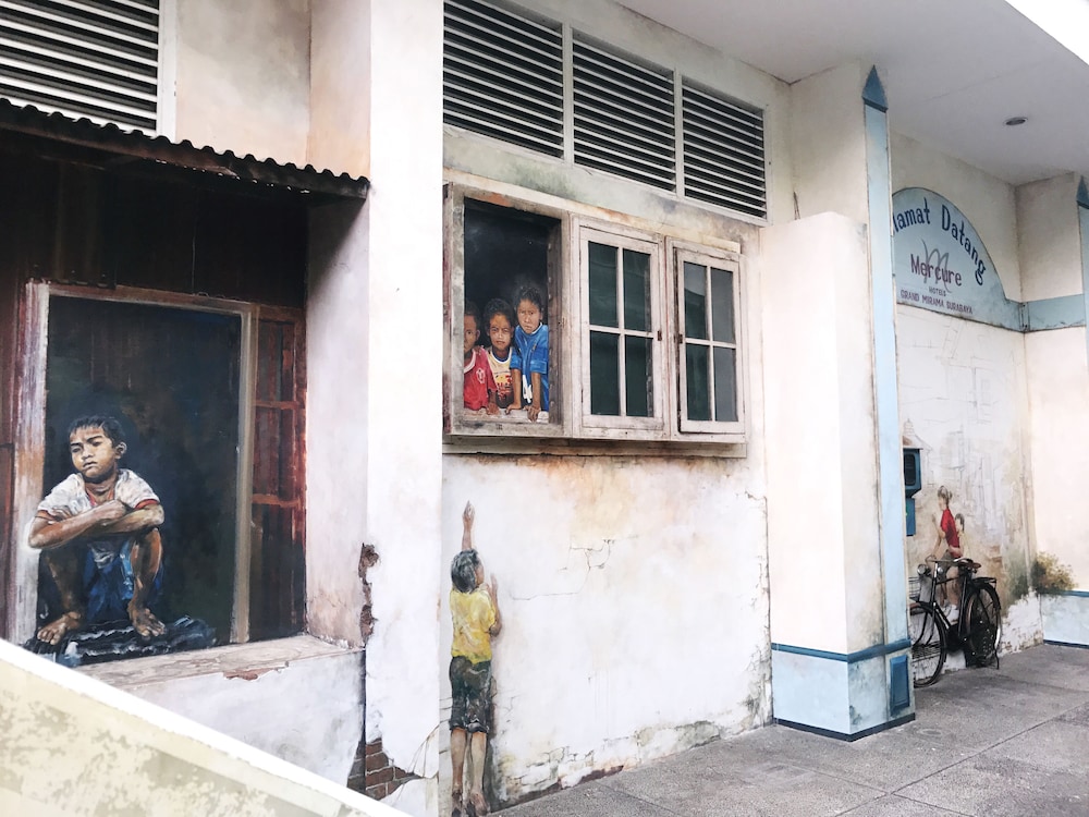 mercure surabaya grand miram