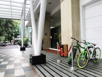 mercure surabaya grand miram