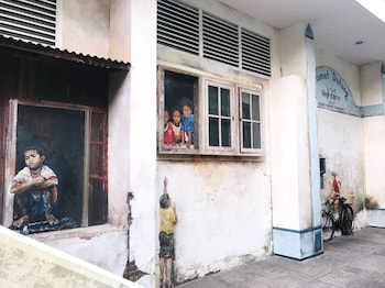 mercure surabaya grand miram