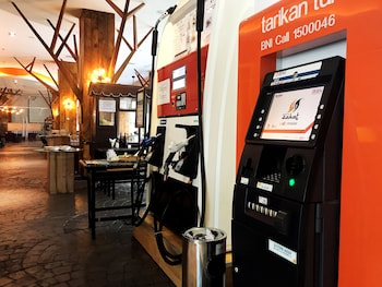 mercure surabaya grand miram