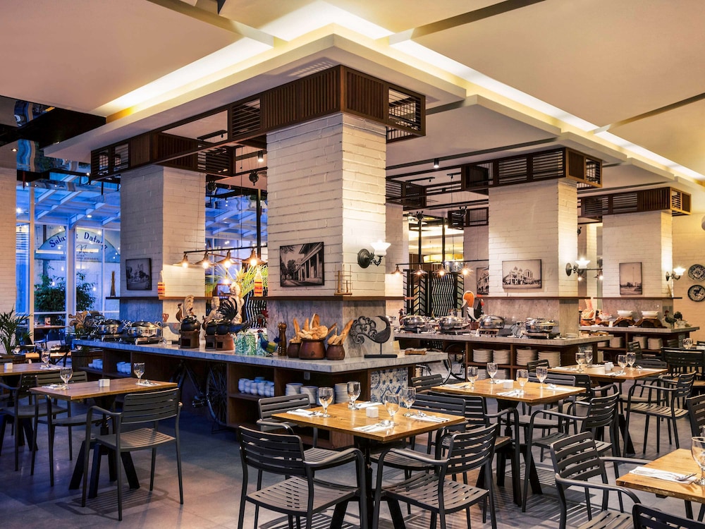 mercure surabaya grand miram