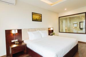 paragon noi bai hotel and pool