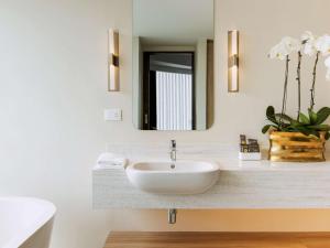 novotel suites manila at acqua