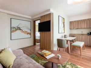 novotel suites manila at acqua