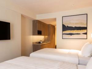 novotel suites manila at acqua