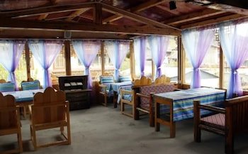 happy times theme inn