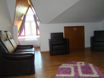 Pensiunea Floare De Colt,Amiral Dan Zaharia 134 117375 Dragoslavele,3 star