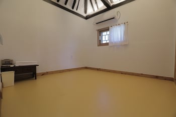 bonghwangjae hanok
