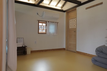 bonghwangjae hanok