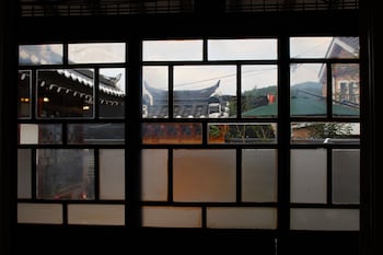 bonghwangjae hanok
